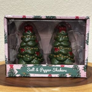 NIB- Little Village Hand painted Festive Christmas Tree Salt & Pepper Shakers